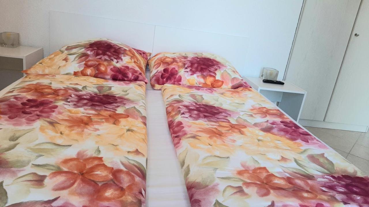 Helles Doppelzimmer Mit Bad, Terrasse Und Pool, Seperater Eingang, Liznjan, Istrien Zewnętrze zdjęcie