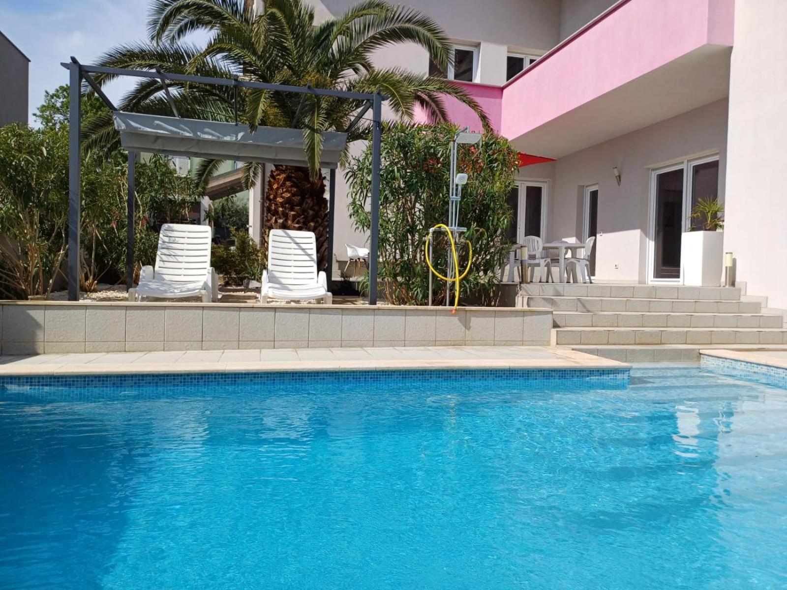 Helles Doppelzimmer Mit Bad, Terrasse Und Pool, Seperater Eingang, Liznjan, Istrien Zewnętrze zdjęcie